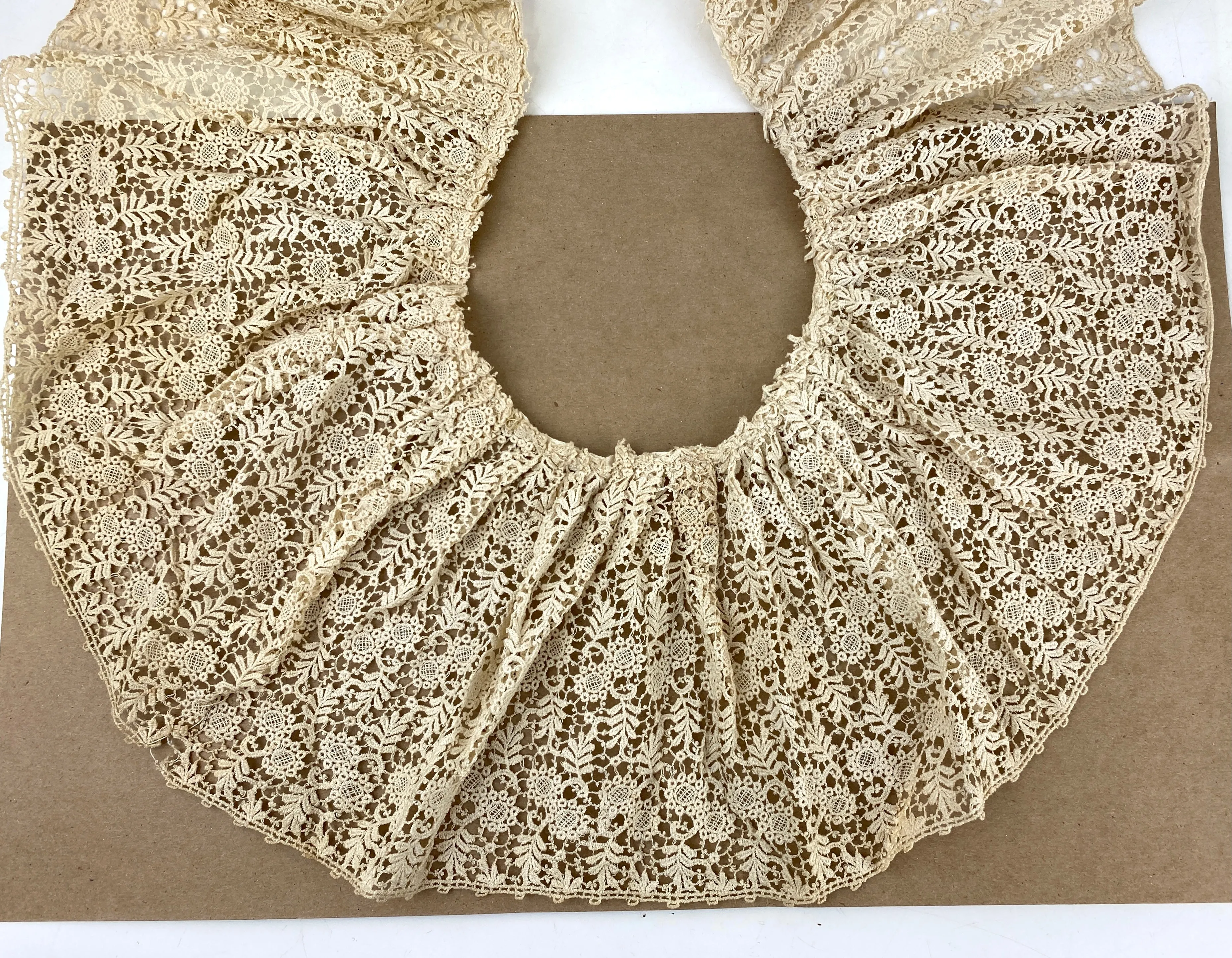 Antique Edwardian Cream Lace Bertha Collar