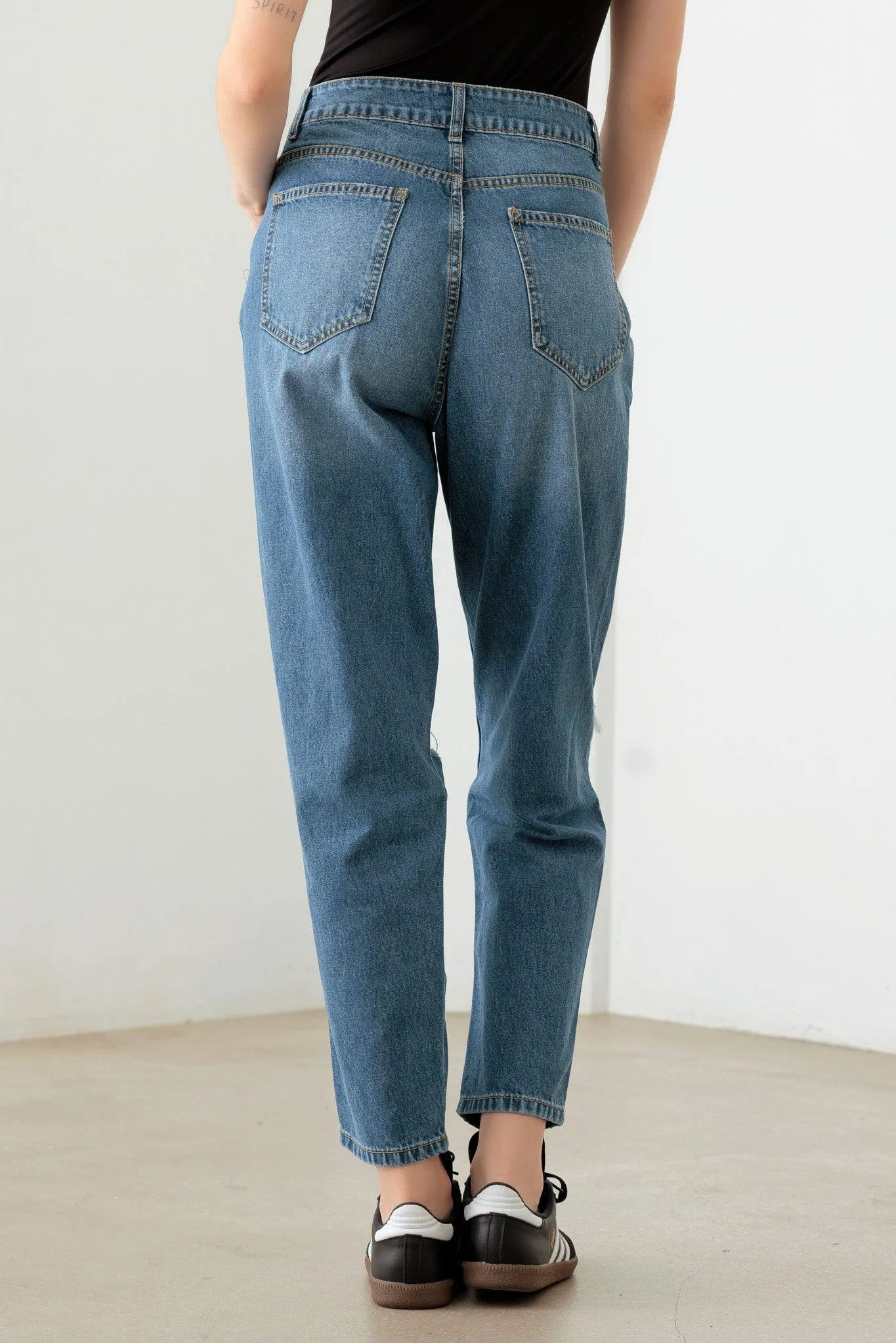 Destroyed High Waist Mom Style Fit Jeans